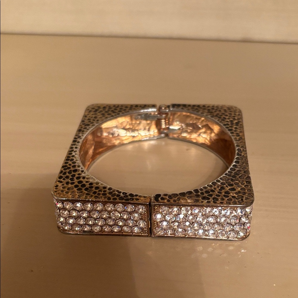 Vintage Clamper Bracelet Gold/Copper tone w/Bling on 4 sides just shy of 3”x3”